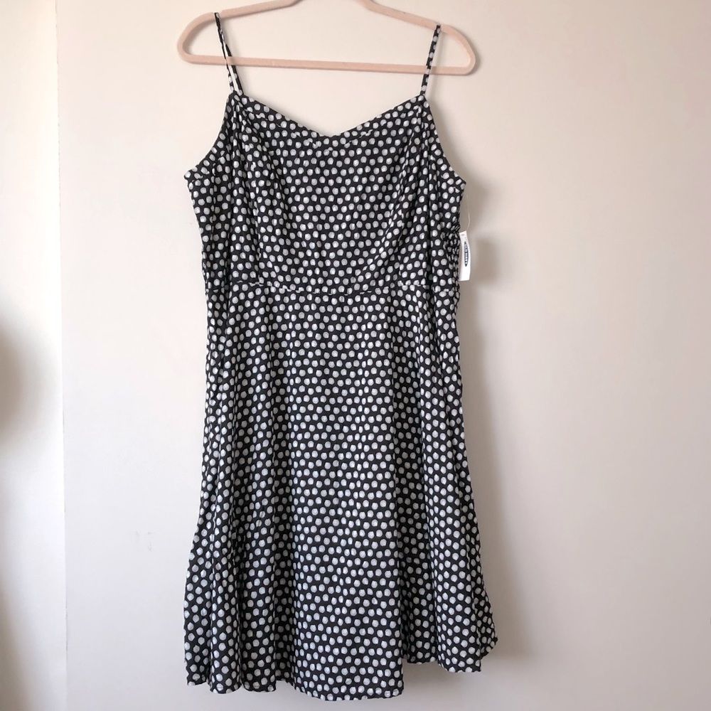 Old Navy plus size dress: NWT Black with white seashells. Size XL